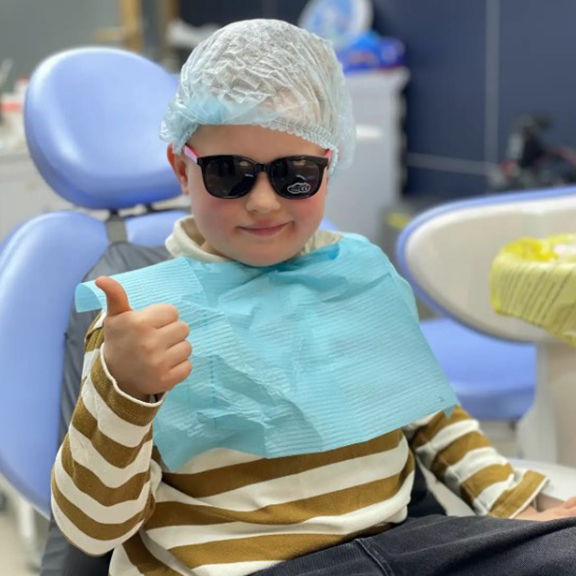 Адаптационный прием для малышей — с улыбкой к стоматологу