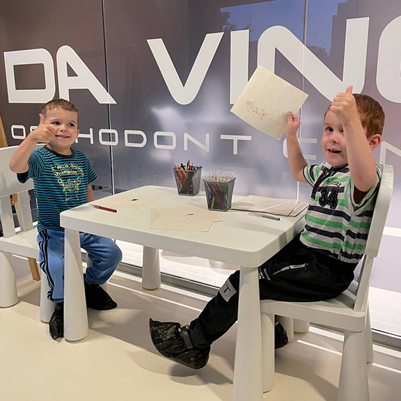 Адаптационный прием для малышей — с улыбкой к стоматологу