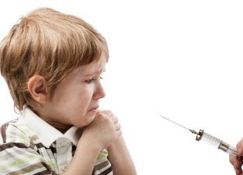 Ребенок боится уколов